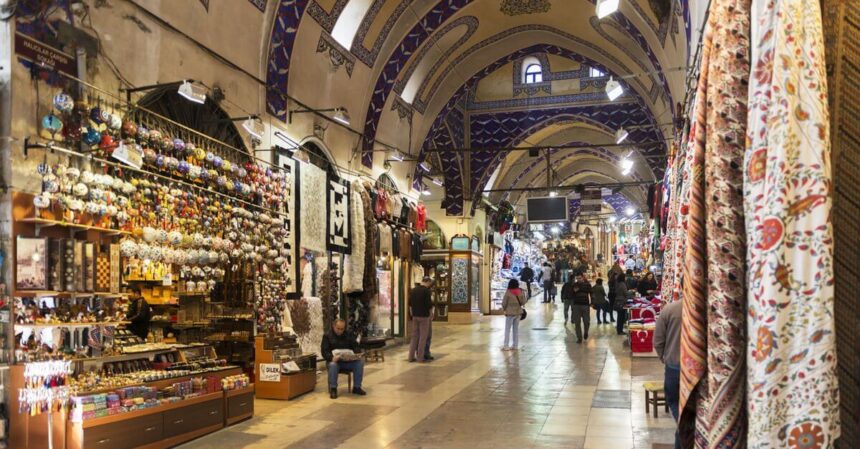 Гранд базар - старейший крытый рынок мира