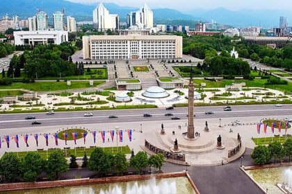 Что посмотреть на площади Республики в Алматы