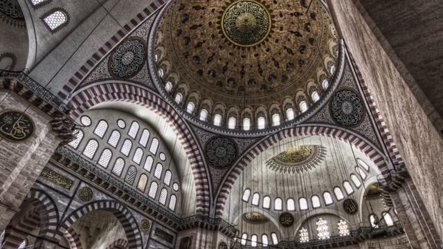 Культурные мероприятия и выставки в мечети Сулеймание
