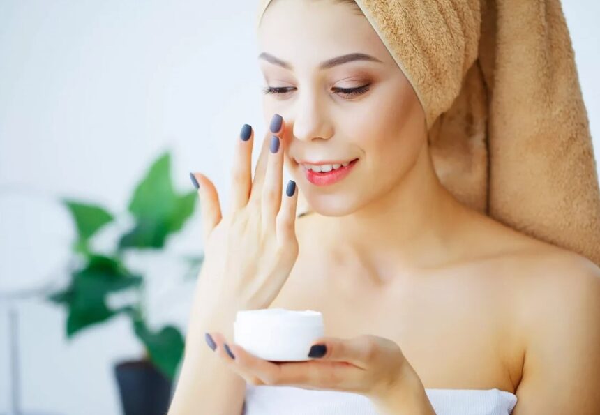 Декоративная и уходовая косметика — в чём разница?