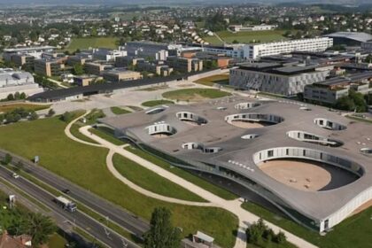 Федеральная политехническая школа Лозанны (EPFL)