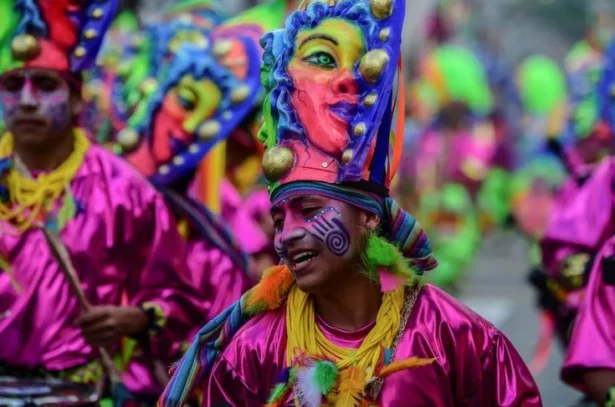 Карнавал в Кали - столица сальсы и уличного веселья в Колумбии