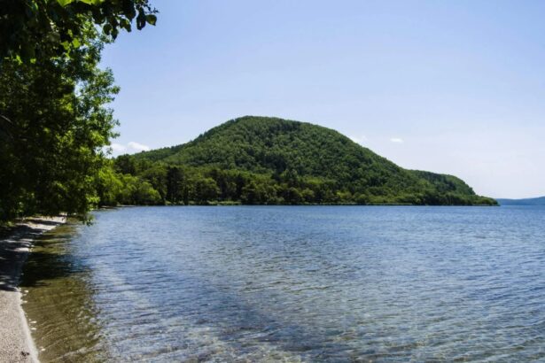 Озеро Тунайча &mdash; крупное озеро с чистой водой и рыбалкой