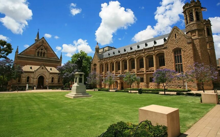 Университет Аделаиды