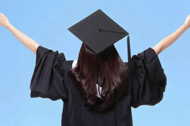 Университетские мантии и академическая традиция