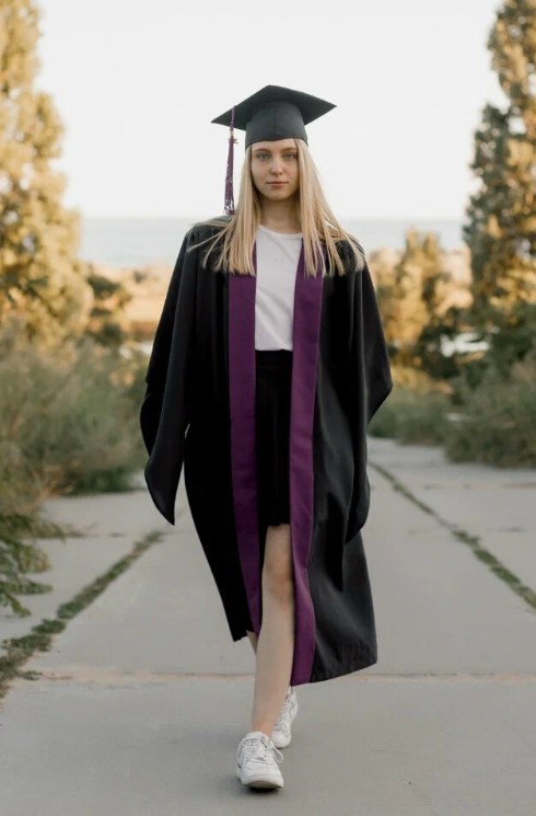 Мантия для выпускников с ярким стилем и идеальной посадкой